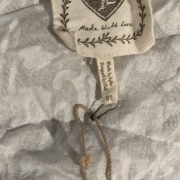 New with tags white short set - Picture 5 of 5